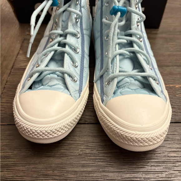 Women’s size 8 baby blue quilted chuck taylor all star sneakers - Picture 5 of 11